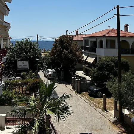 Rania Seaside, Nyaraló *
