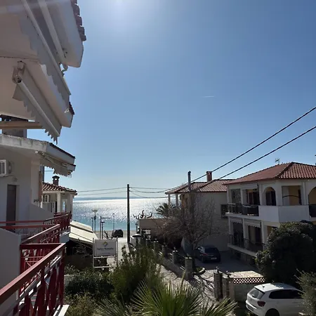 Rania Seaside, * نيكيتي